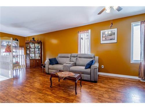 14 Jennifer Crescent, St. Catharines, ON - Indoor Photo Showing Living Room
