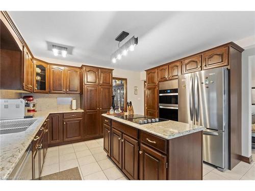 19 Southgate Circle, St. Catharines, ON - Indoor Photo Showing Kitchen