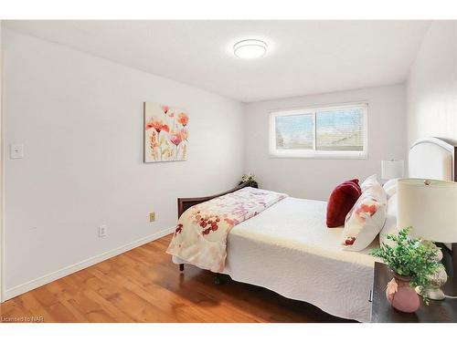 33-64 Forster Street, St. Catharines, ON - Indoor Photo Showing Bedroom