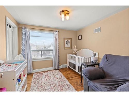 19 Fairburn Avenue, St. Catharines, ON - Indoor Photo Showing Bedroom