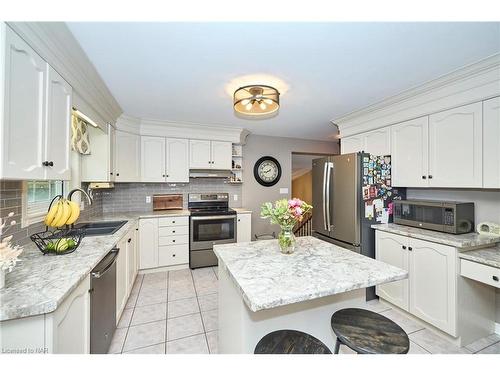 1871 Lakeshore Road, Niagara-On-The-Lake, ON - Indoor Photo Showing Kitchen With Upgraded Kitchen