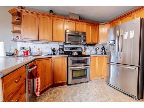19 Windle Village Crescent, Thorold, ON - Indoor Photo Showing Kitchen