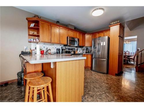 19 Windle Village Crescent, Thorold, ON - Indoor Photo Showing Kitchen