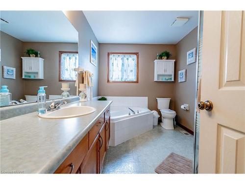 19 Windle Village Crescent, Thorold, ON - Indoor Photo Showing Bathroom