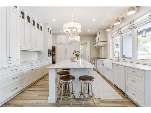 135 Gate Street, Niagara-On-The-Lake, ON - Indoor Photo Showing Kitchen With Upgraded Kitchen