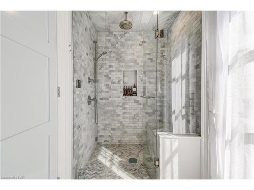 135 Gate Street, Niagara-On-The-Lake, ON - Indoor Photo Showing Bathroom