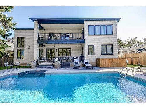 135 Gate Street, Niagara-On-The-Lake, ON - Outdoor With In Ground Pool With Deck Patio Veranda