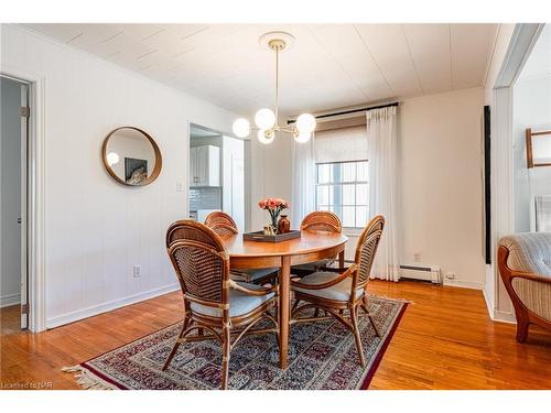 106 Belvidere Road, Crystal Beach, ON - Indoor Photo Showing Dining Room