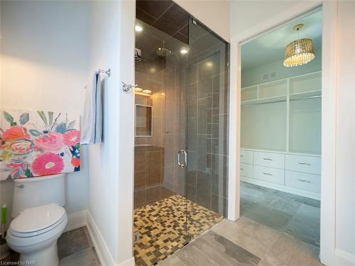 10165 Cedar Crest Road, Wainfleet, ON - Indoor Photo Showing Bathroom