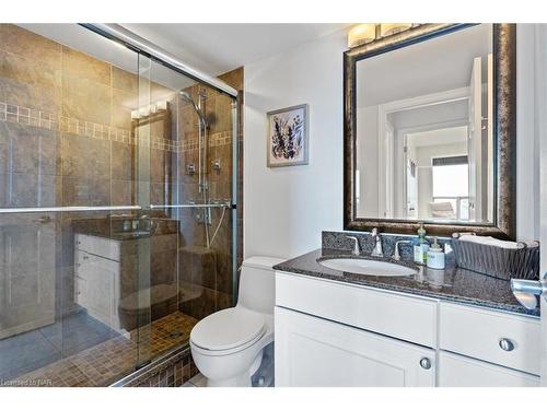 902-81 Scott Street, St. Catharines, ON - Indoor Photo Showing Bathroom