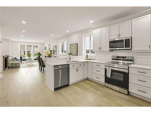 28 Ridge Road S, Ridgeway, ON - Indoor Photo Showing Kitchen With Upgraded Kitchen