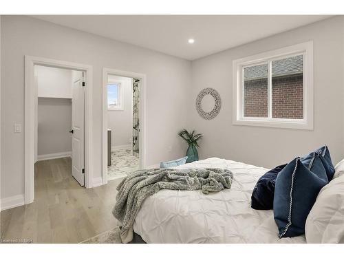 28 Ridge Road S, Ridgeway, ON - Indoor Photo Showing Bedroom