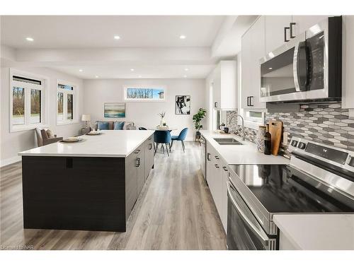 24 Ridge Road S, Ridgeway, ON - Indoor Photo Showing Kitchen With Double Sink With Upgraded Kitchen