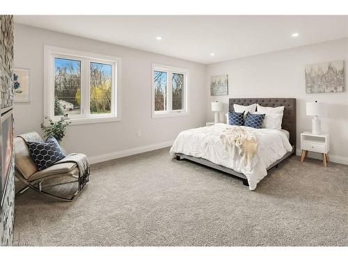 24 Ridge Road S, Ridgeway, ON - Indoor Photo Showing Bedroom