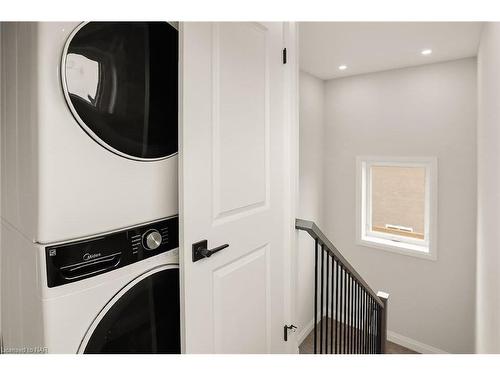 24 Ridge Road S, Ridgeway, ON - Indoor Photo Showing Laundry Room
