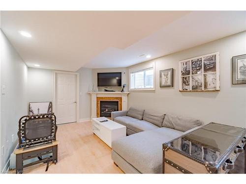3897 Settler'S Cove Drive, Fort Erie, ON - Indoor With Fireplace