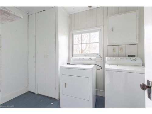 3042 Bethune Avenue, Ridgeway, ON - Indoor Photo Showing Laundry Room