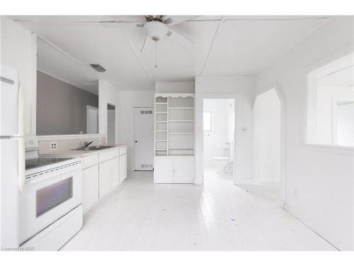 3042 Bethune Avenue, Ridgeway, ON - Indoor Photo Showing Kitchen