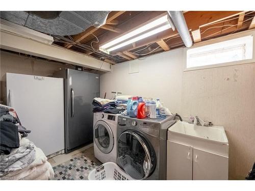 60 Melissa Crescent, Welland, ON - Indoor Photo Showing Laundry Room