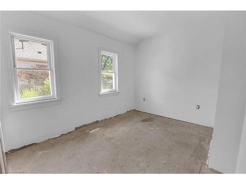 5-5 1/2 Abbey Avenue, St. Catharines, ON - Indoor Photo Showing Other Room