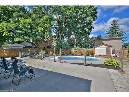 2943 St Paul Avenue, Niagara Falls, ON - Outdoor With In Ground Pool