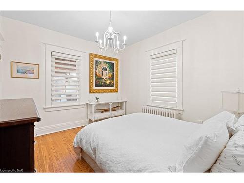 7 Thairs Avenue, St. Catharines, ON - Indoor Photo Showing Bedroom