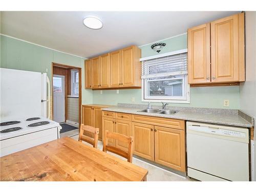 15 Hilda Street, St. Catharines, ON - Indoor Photo Showing Kitchen With Double Sink