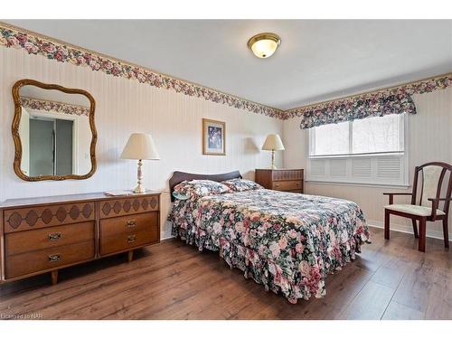 336 Glenridge Avenue, St. Catharines, ON - Indoor Photo Showing Bedroom