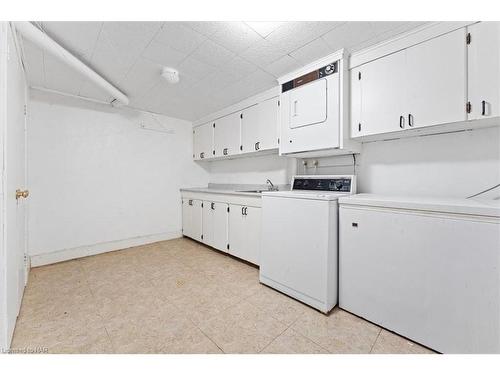 336 Glenridge Avenue, St. Catharines, ON - Indoor Photo Showing Bathroom