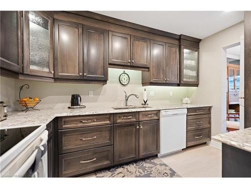 32-67 Linwell Road, St. Catharines, ON - Indoor Photo Showing Kitchen