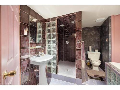 32-67 Linwell Road, St. Catharines, ON - Indoor Photo Showing Bathroom