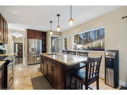 17 Battlefield Drive, Stoney Creek, ON - Indoor Photo Showing Kitchen With Stainless Steel Kitchen With Upgraded Kitchen