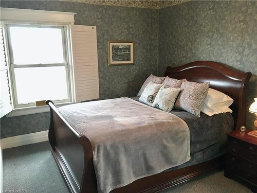 61 Welland Street S, Thorold, ON - Indoor Photo Showing Bedroom
