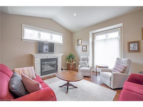 16-409 Niagara Street, St. Catharines, ON - Indoor Photo Showing Living Room With Fireplace