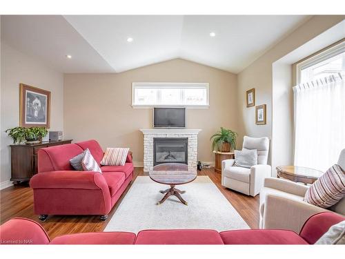 16-409 Niagara Street, St. Catharines, ON - Indoor Photo Showing Living Room With Fireplace
