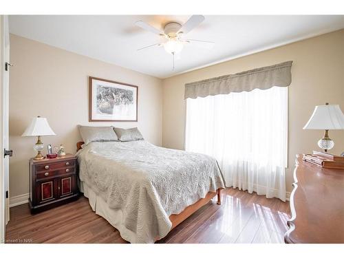 16-409 Niagara Street, St. Catharines, ON - Indoor Photo Showing Bedroom