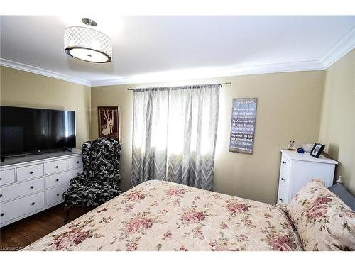 7710 Preakness Street, Niagara Falls, ON - Indoor Photo Showing Bedroom