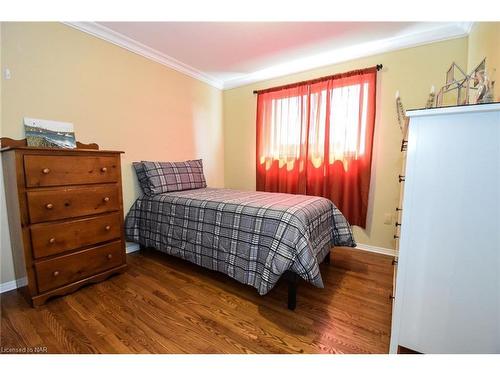 7710 Preakness Street, Niagara Falls, ON - Indoor Photo Showing Bedroom
