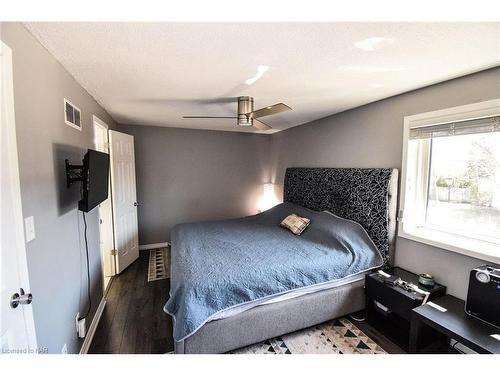 31-77 Linwell Road, St. Catharines, ON - Indoor Photo Showing Bedroom