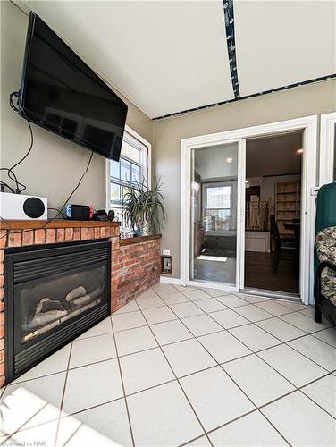 6620 Barker Street, Niagara Falls, ON - Indoor With Fireplace