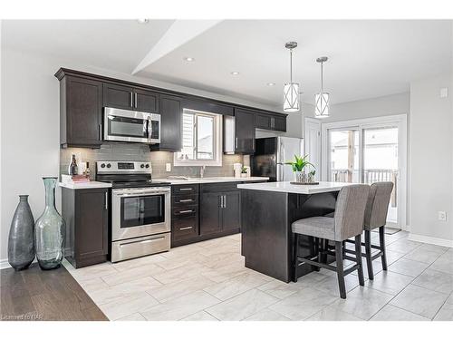 39 Success Way, Thorold, ON - Indoor Photo Showing Kitchen With Upgraded Kitchen