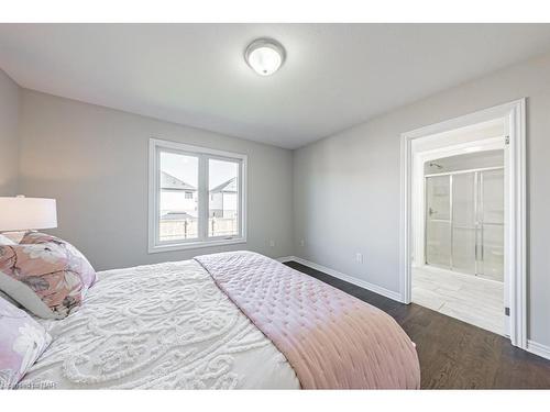 39 Success Way, Thorold, ON - Indoor Photo Showing Bedroom
