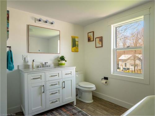 3485 Snider Road, Port Colborne, ON - Indoor Photo Showing Bathroom
