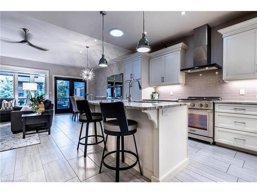 43 Ganton Trail, Welland, ON - Indoor Photo Showing Kitchen With Upgraded Kitchen