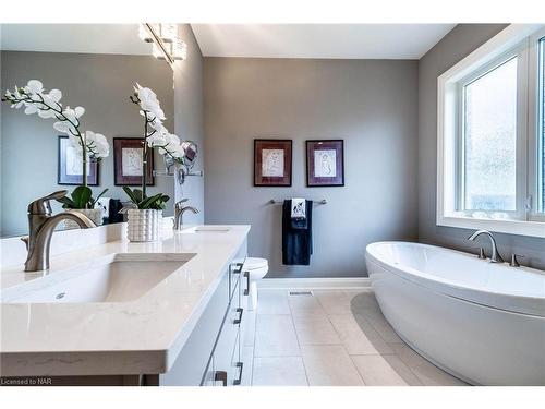 43 Ganton Trail, Welland, ON - Indoor Photo Showing Bathroom