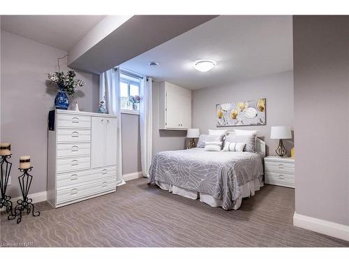 43 Ganton Trail, Welland, ON - Indoor Photo Showing Bedroom