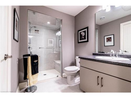 43 Ganton Trail, Welland, ON - Indoor Photo Showing Bathroom