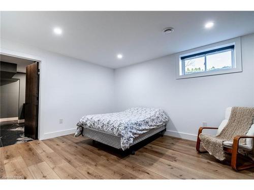 1144 Maple Street, Pelham, ON - Indoor Photo Showing Bedroom