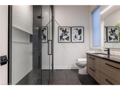 584 Mississauga Avenue, Fort Erie, ON - Indoor Photo Showing Bathroom