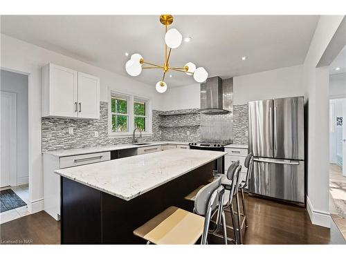 9 Regina Avenue, St. Catharines, ON - Indoor Photo Showing Kitchen With Upgraded Kitchen